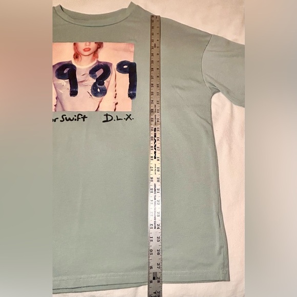Taylor Swift 1989 DLX Shirt Sleeve Tee Size Large - Picture 4 of 7